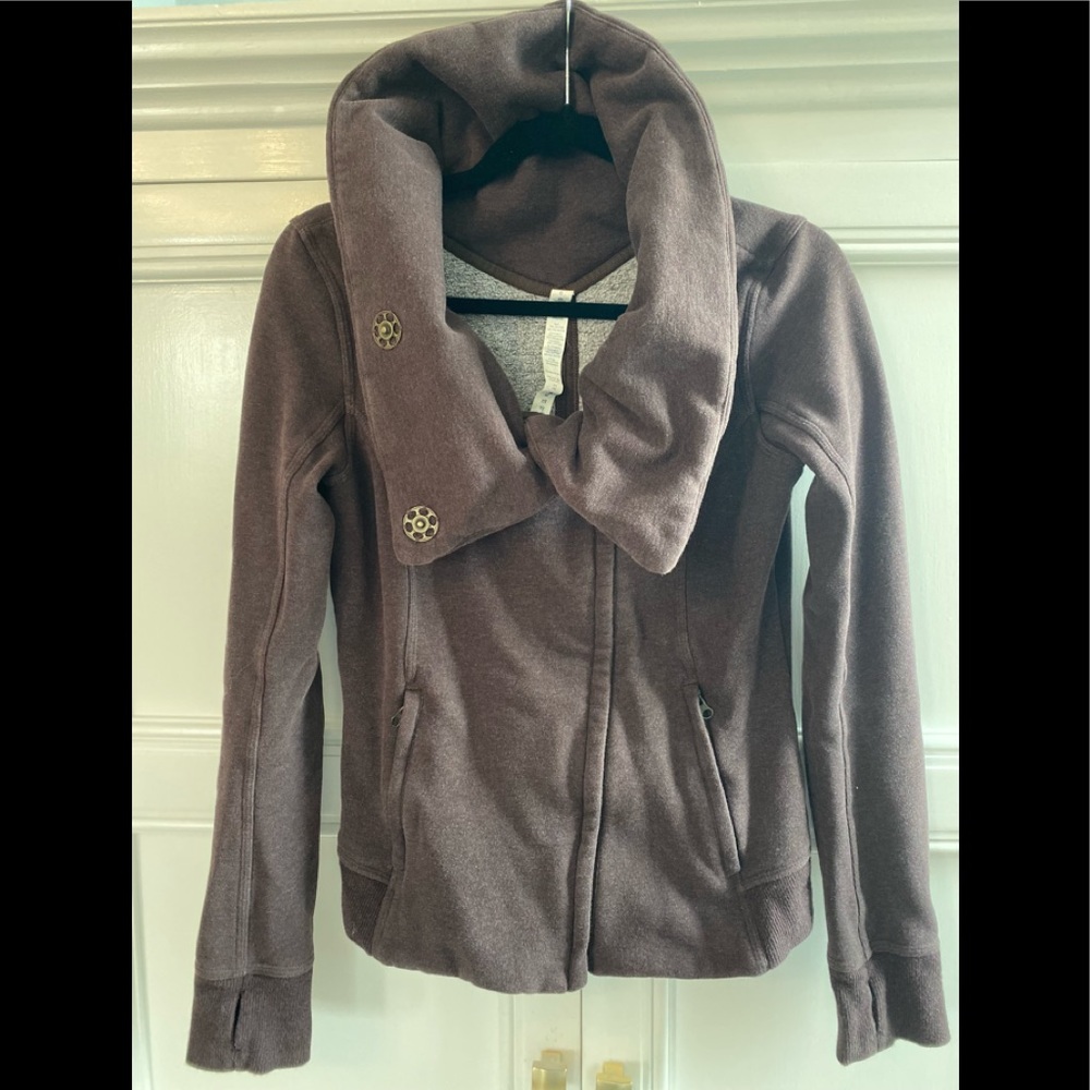 Vintage Lululemon cropped jacket🔥
